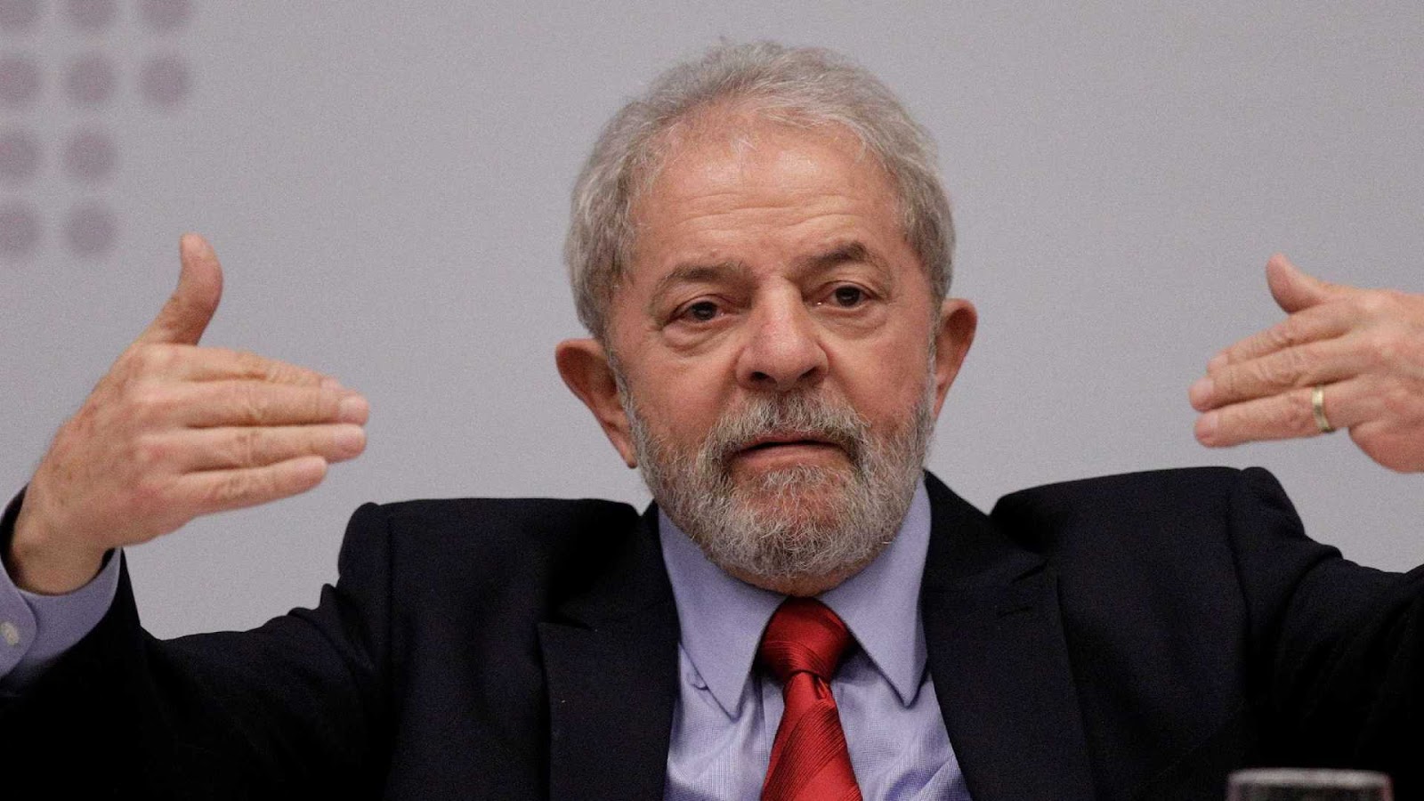 Defesa de Lula pede soltura imediata do ex-presidente