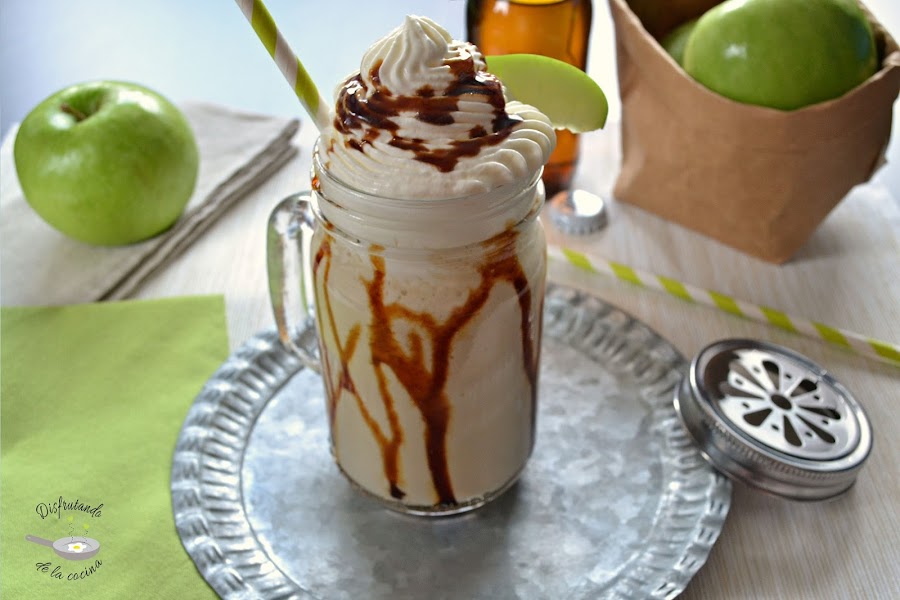 BATIDO DE MANZANA Y CARAMELO
