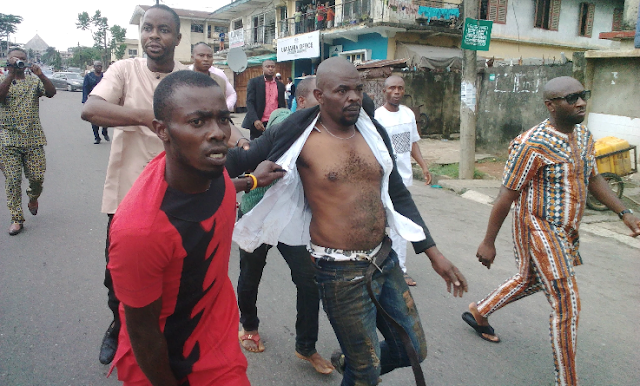 photos of Thugs invade Abia APC Secretariat, cart away valuables photos of Thugs invade Abia APC Secretariat, cart away valuables