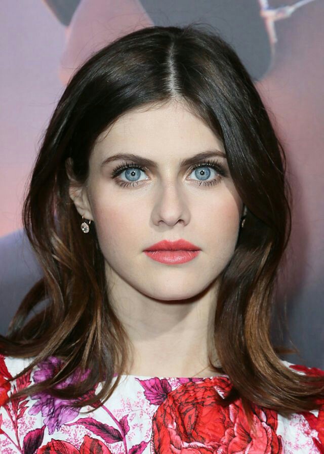 Alexandra daddario style