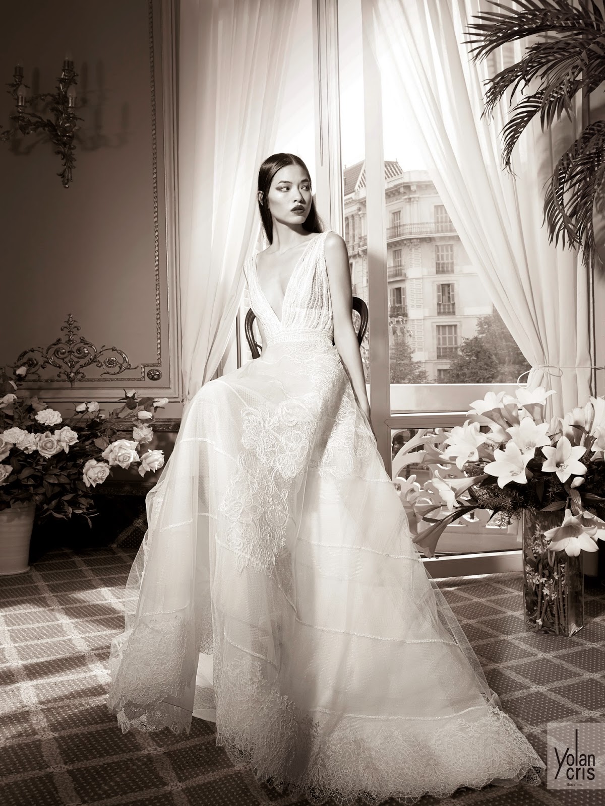 Simplificar Pero Influencia BODAS DE ALTA COSTURA: YolanCris celebra su 10º Aniversario lanzando una  colección cápsula de 7 vestidos de novia de Alta Costura