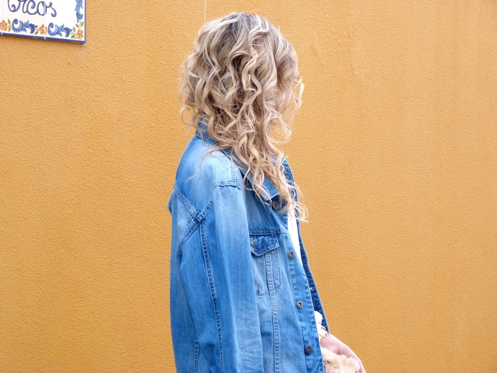 Curly Hair I Don T Care Happy In The Sun