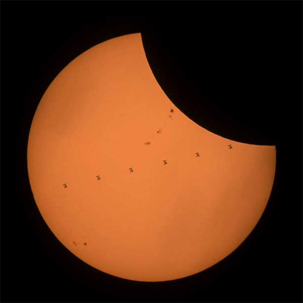 Palmia Observatory: More eclipse photos; ISS transits the moon during