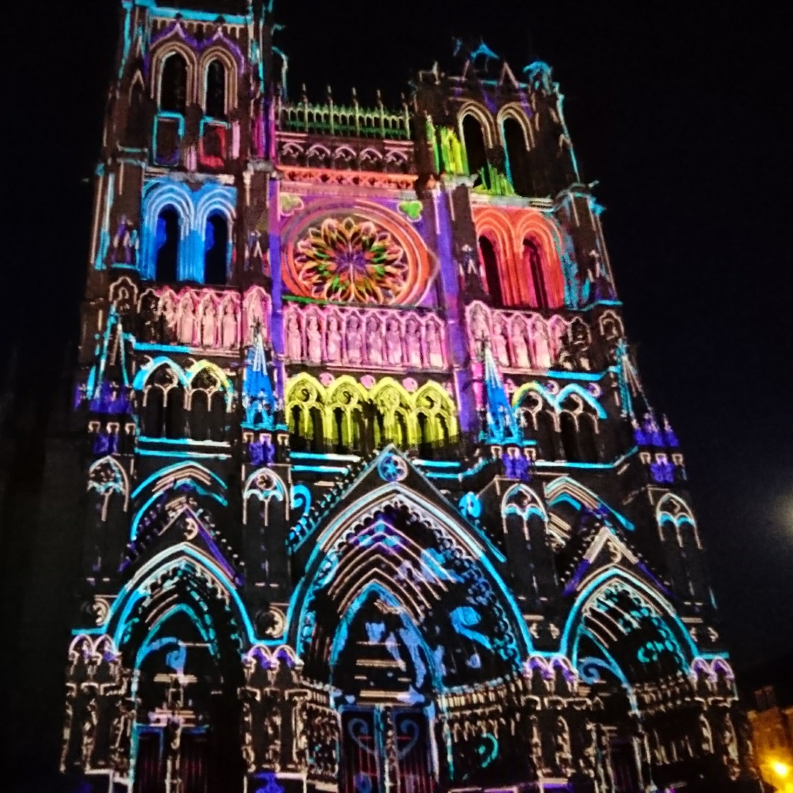 Les illuminations de la cathedrale d'Amiens