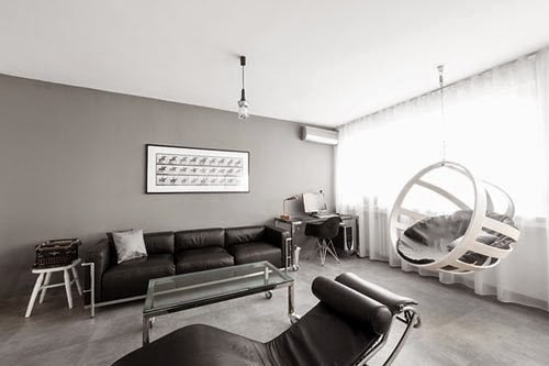 What&#8217;s The Colour Of The Wall To The Black Seats ?