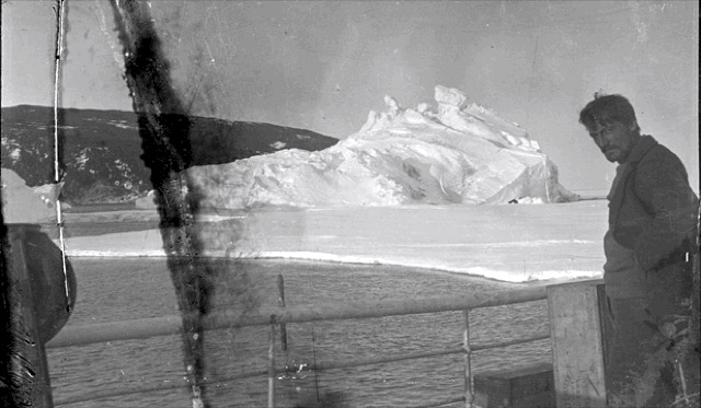 Explorers found a mysterious box in an Antarctica ice block. What they found inside is just incredible! Explorers found a mysterious box in an Antarctica ice block. What they found inside is just incredible!