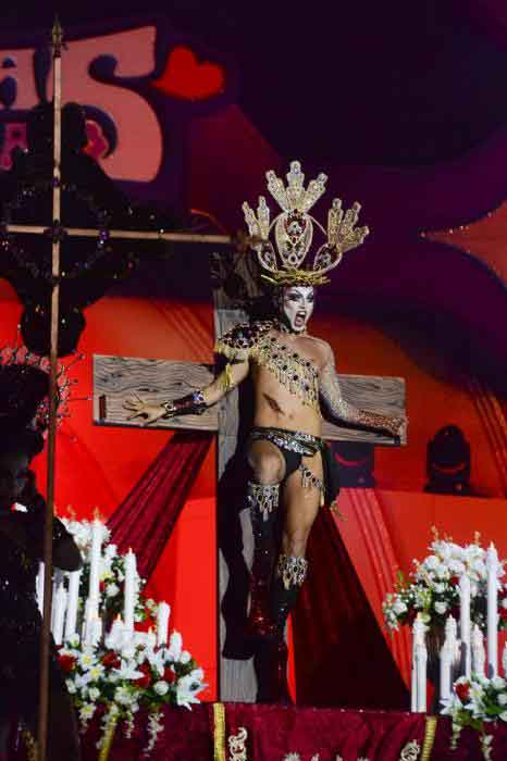 Drag Sethlas, el Obispo de Canarias y el presidente del Cabildo de Tenerife Drag Sethlas, el Obispo de Canarias y el presidente del Cabildo de Tenerife
