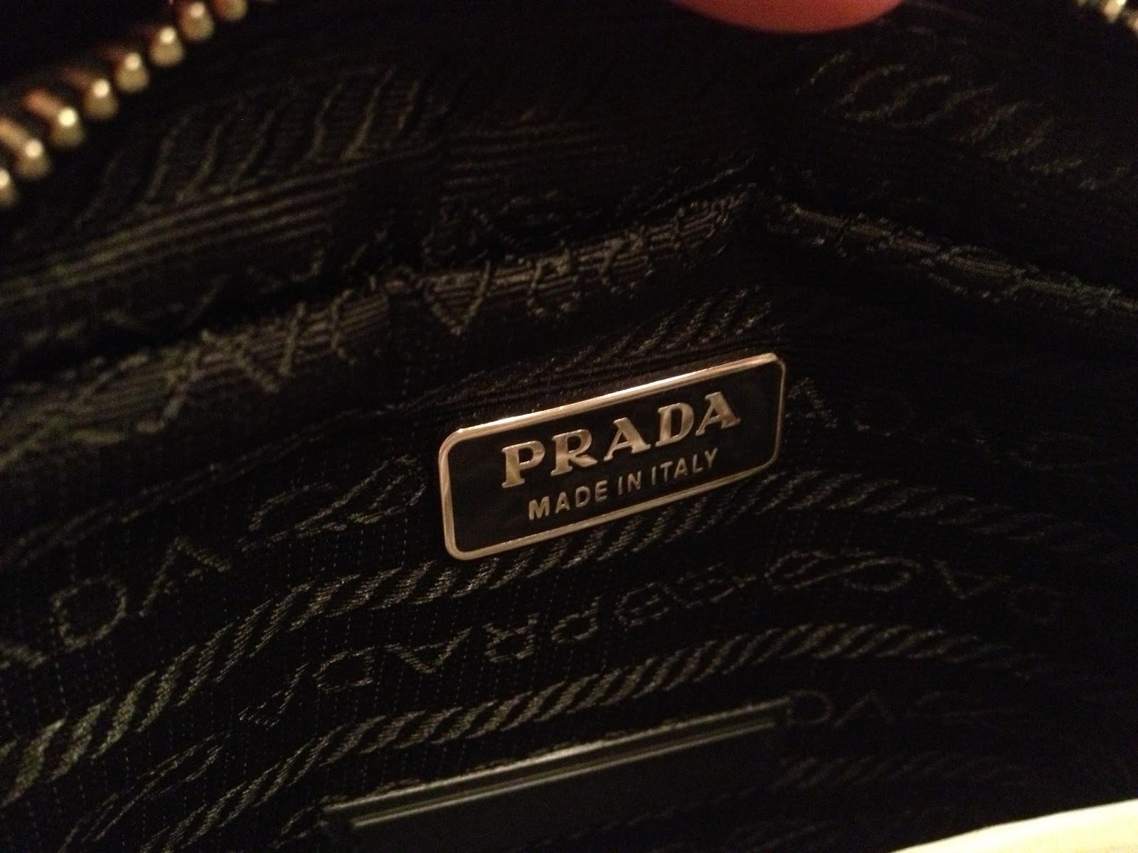My Wife's Closet: Authentic Prada Hand Bag For Sale Brand New