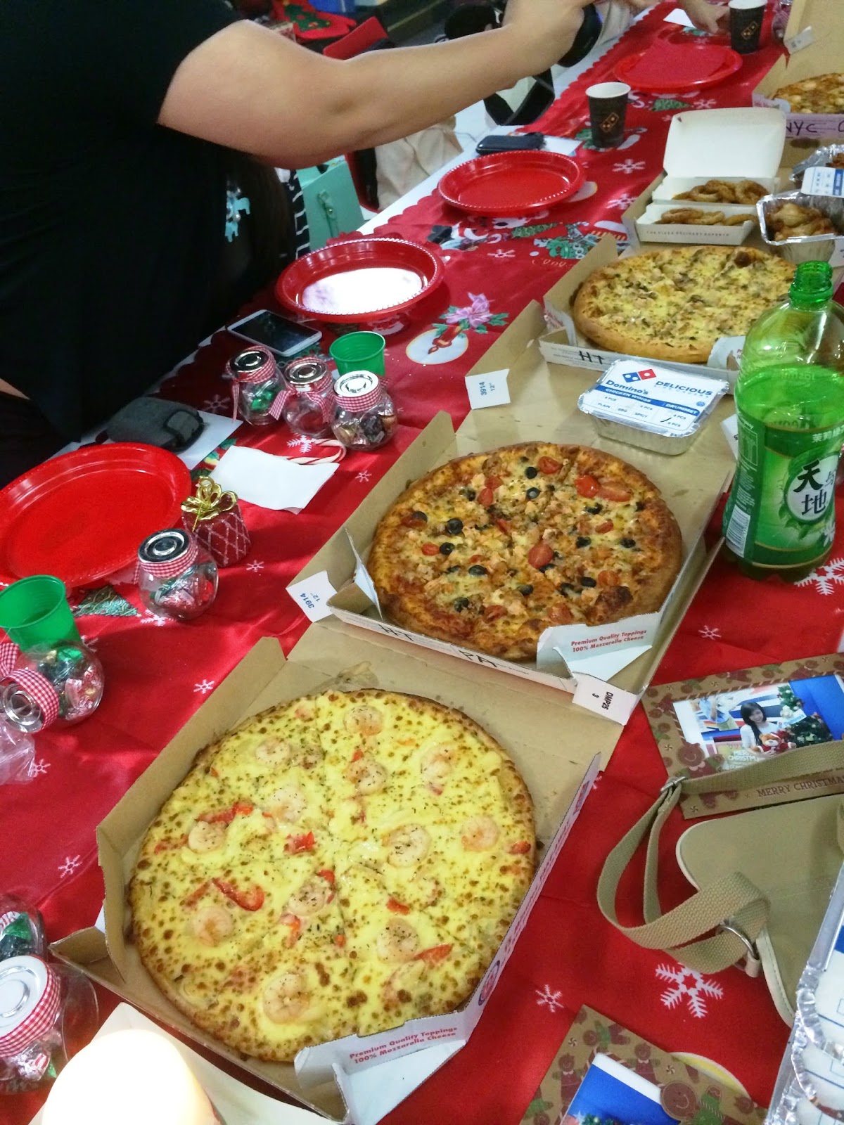 Domino's Pizza Christmas Party Kaiting Hearts