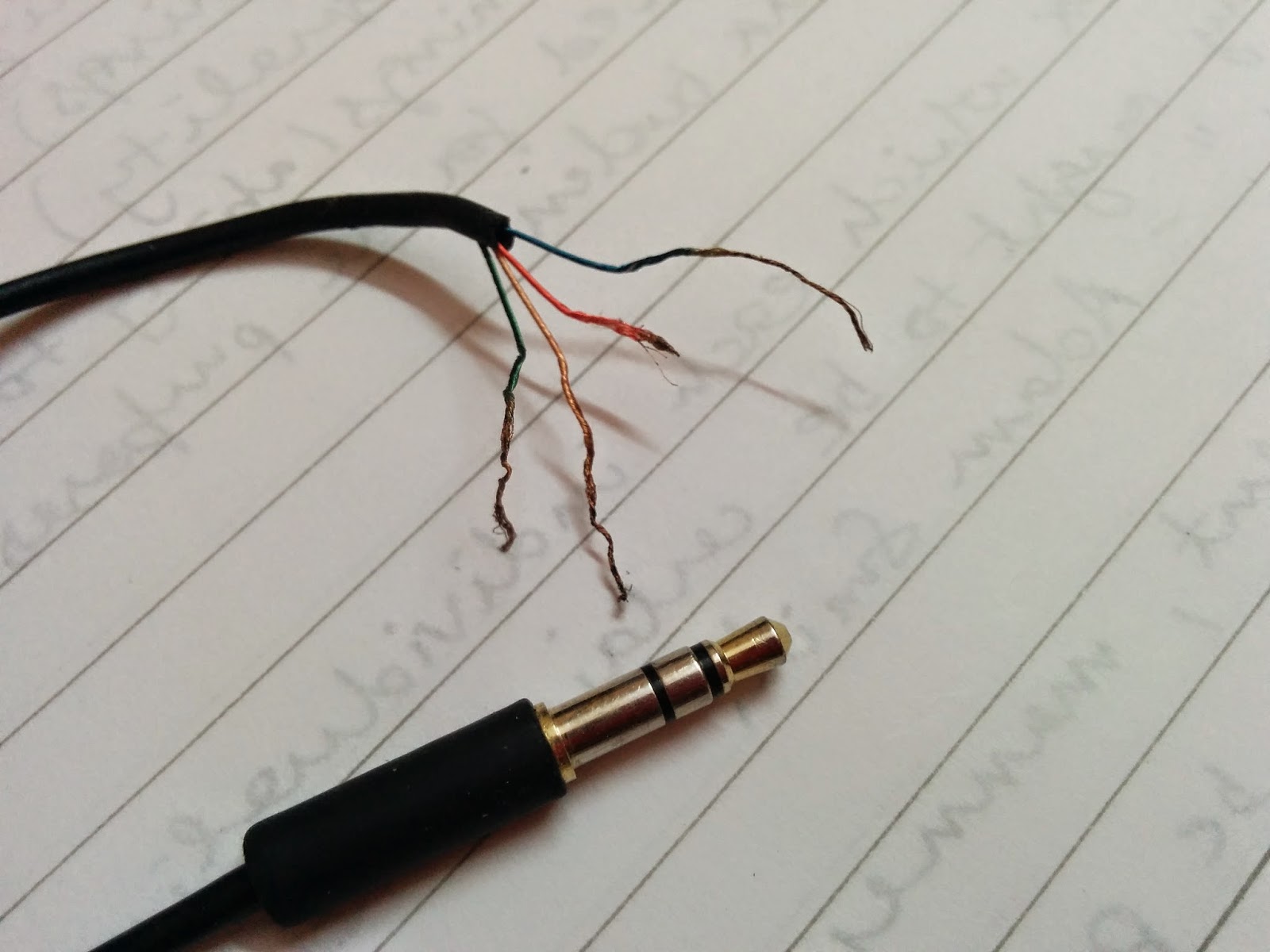 Stupid Tok: How to make your own aux (auxiliary) cable!
