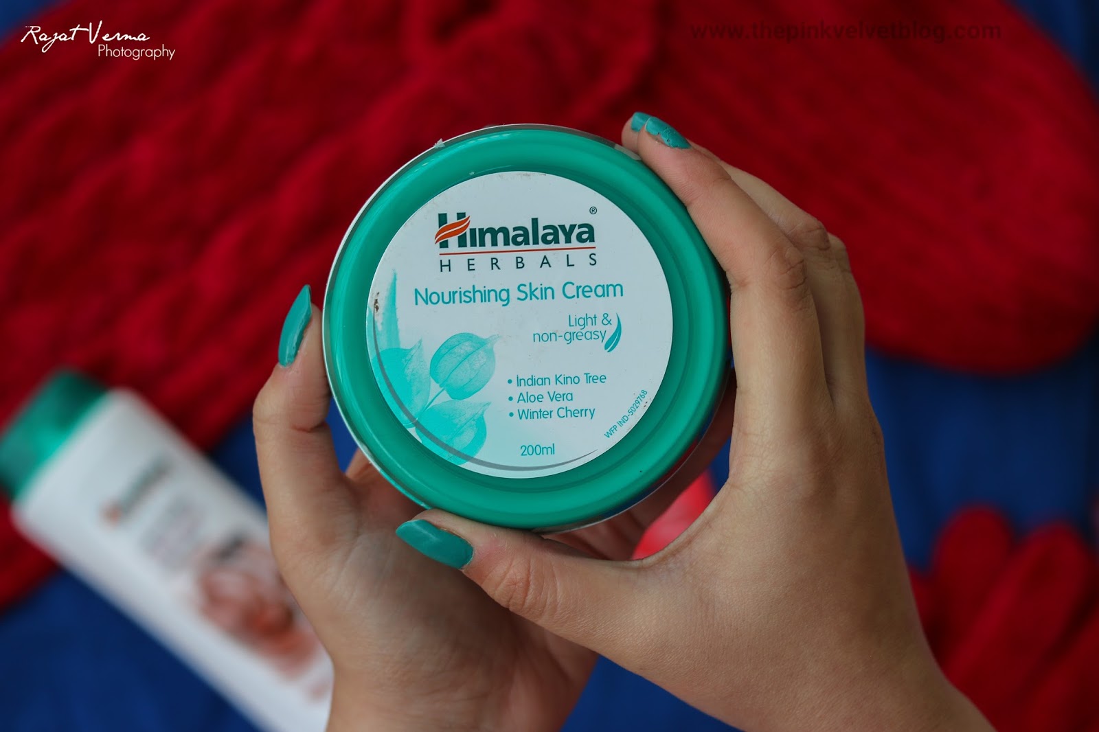Himalaya Light and Non-Greasy Nourishing Skin Cream - Winter Care Himalaya Light and Non-Greasy Nourishing Skin Cream - Winter Care