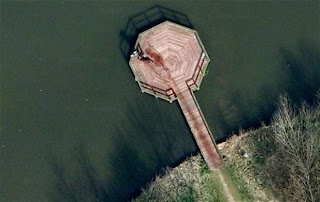 52.376552,5.198303 Google Earth murder place