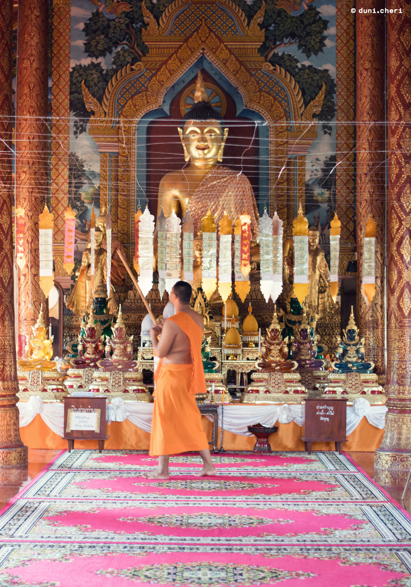 mönch thailand tempel chiang mai buddha gold mönch thailand tempel chiang mai buddha gold