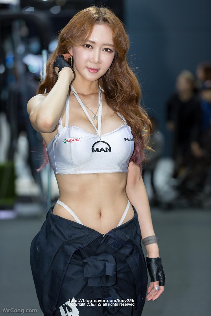 Han Chae Yee Beauty at the Seoul Motor Show 2017 (123 photos)
