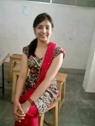 Desi Indian Aunty Nude in White Saree Pics - On The Spot