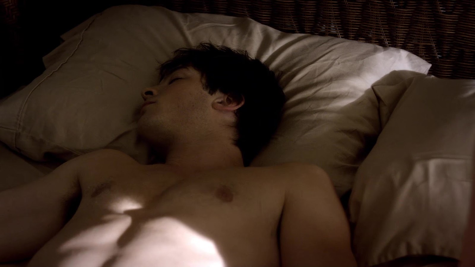 Ian Somerhalder shirtless in The Vampire Diaries 1-03 "Friday Night Bi...