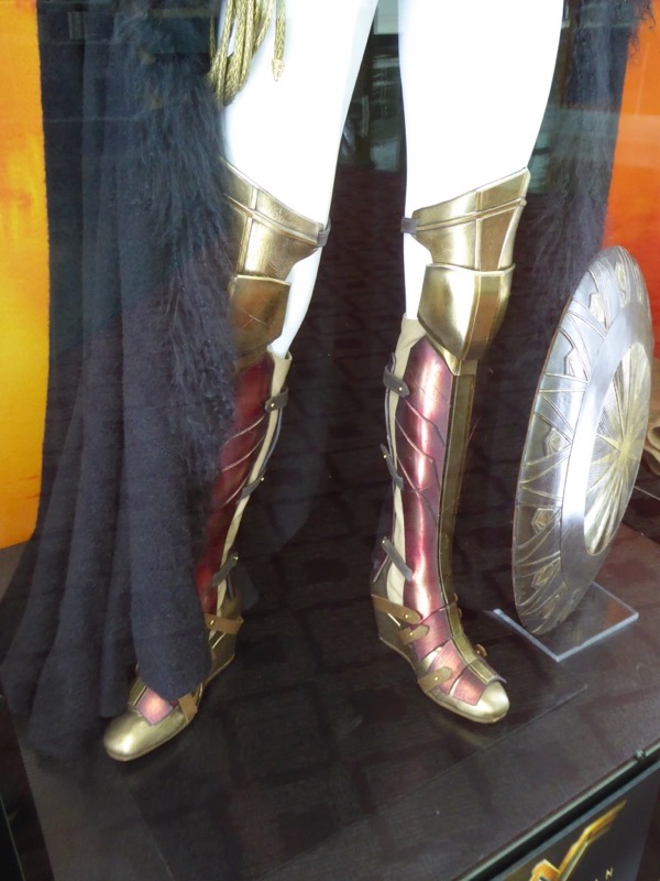 gal gadot wonder woman boots