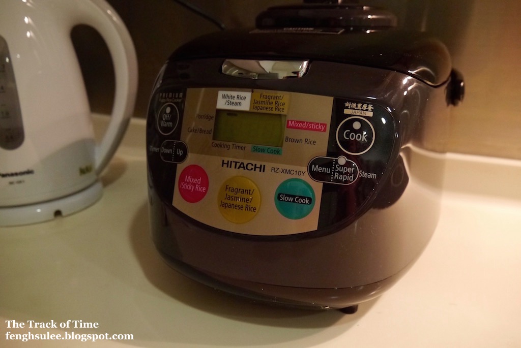 Hitachi Rice Cooker RZXMC10Y Black The Track of Time