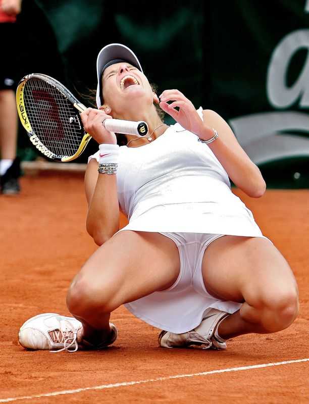 50+ Julia Goerges � s Sexy Legs, Upskirt, Ass & Butt on Tennis Court.