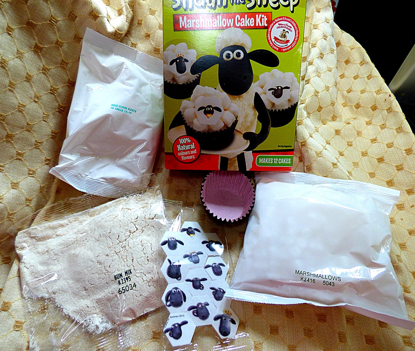 Chez Maximka Shaun the Sheep Marshmallow Cake Kit