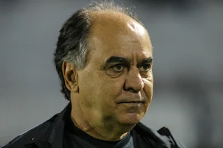 Treinador deixa o clube após derrota para o Grêmio na primeira partida da final da Copa do Brasil
