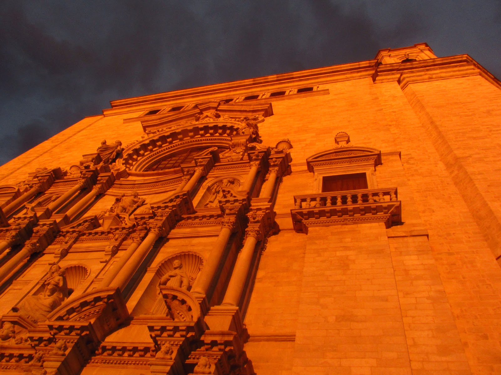 BIKECAT in Girona: Girona Cathedral Sunset
