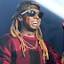 Lil Wayne lança remixes dos singles "Bank Account" do 21 Savage e "Blackin Out" do G Herbo com Lil Bibby