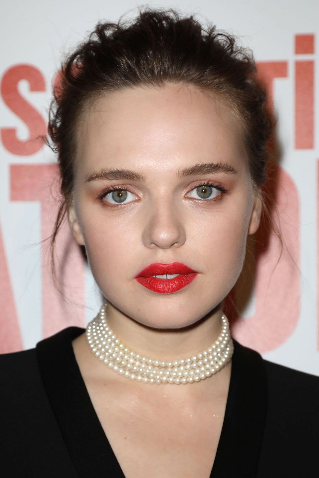 Starlet Arcade: Odessa Young