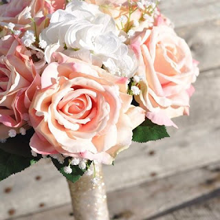 50+ Buket Bunga Pengantin (Hand Bouquet Bunga) Pernikahan 50+ Buket Bunga Pengantin (Hand Bouquet Bunga) Pernikahan
