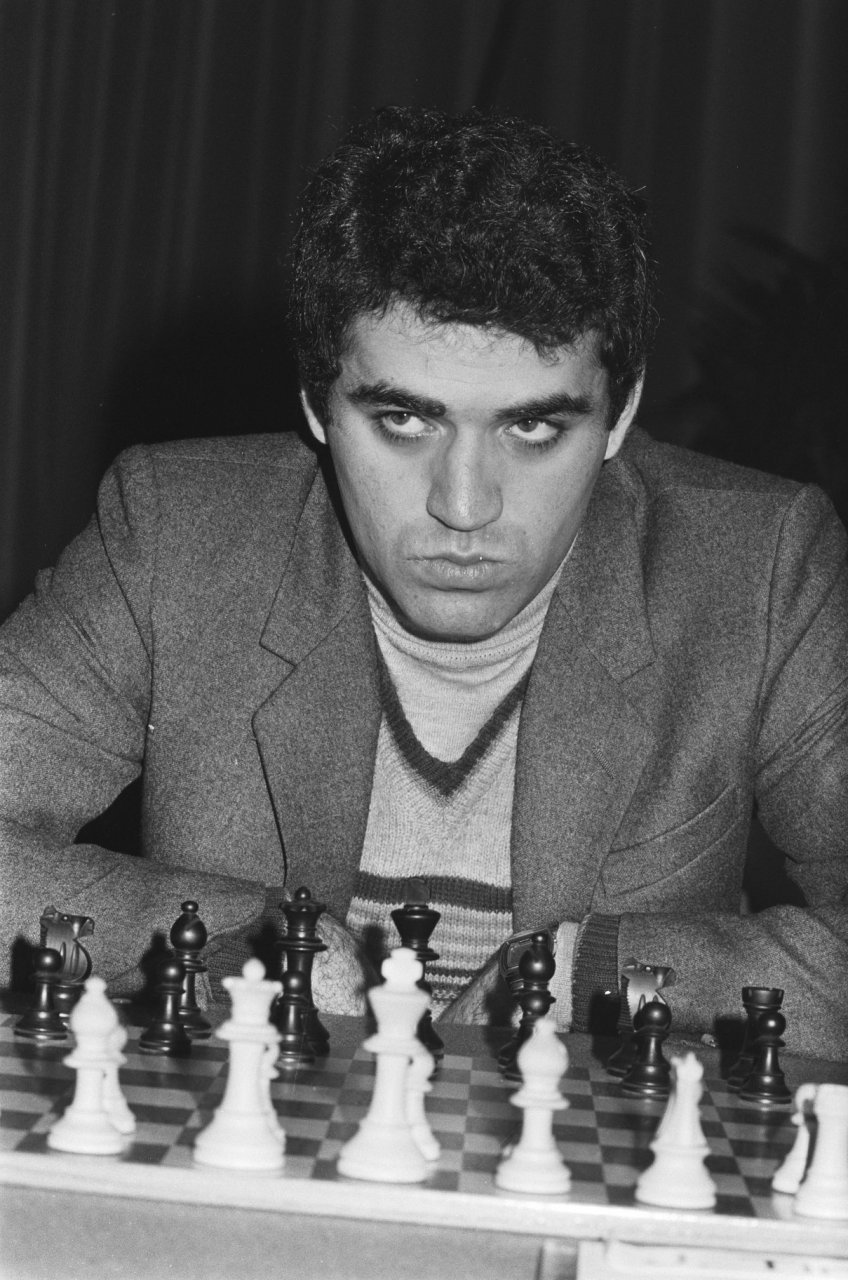Ajedrez, la lucha continúa Kasparov El Ogro de Bakú Nº1 KASPAROV VS SAX Por TorreBlanca