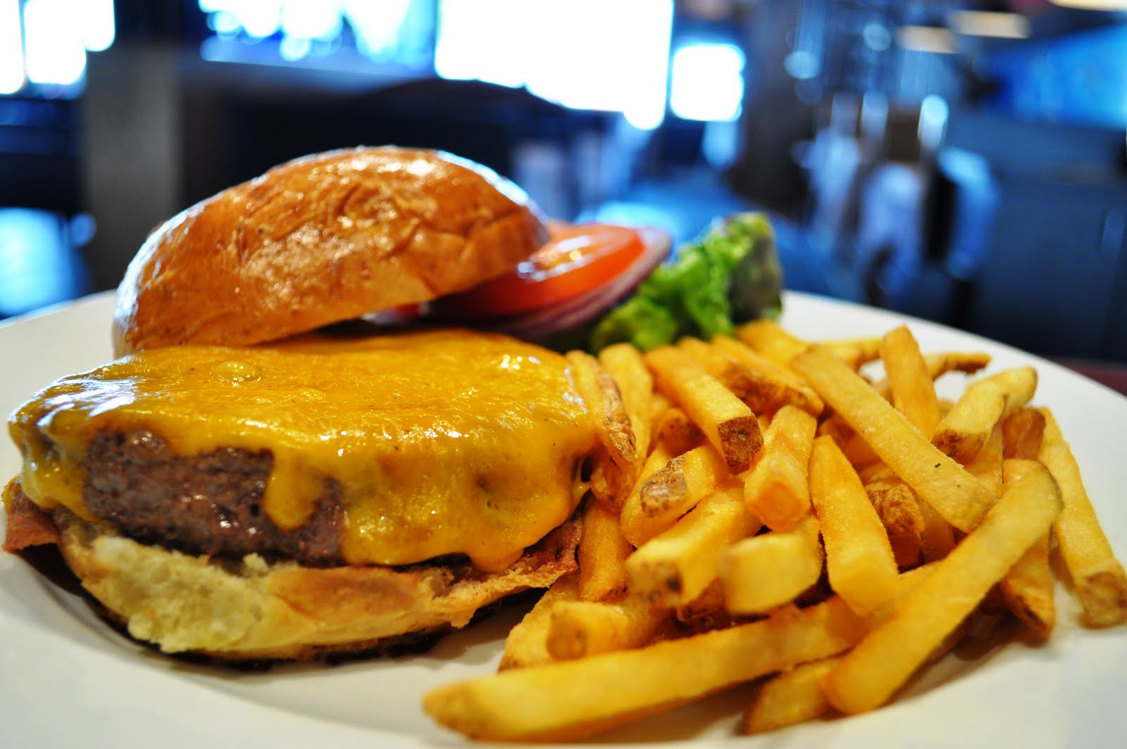 Eat It Detroit [Real Detroit Weekly] Brownie's on the Lake