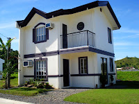 modelo casa dos pisos colores blanco y negro