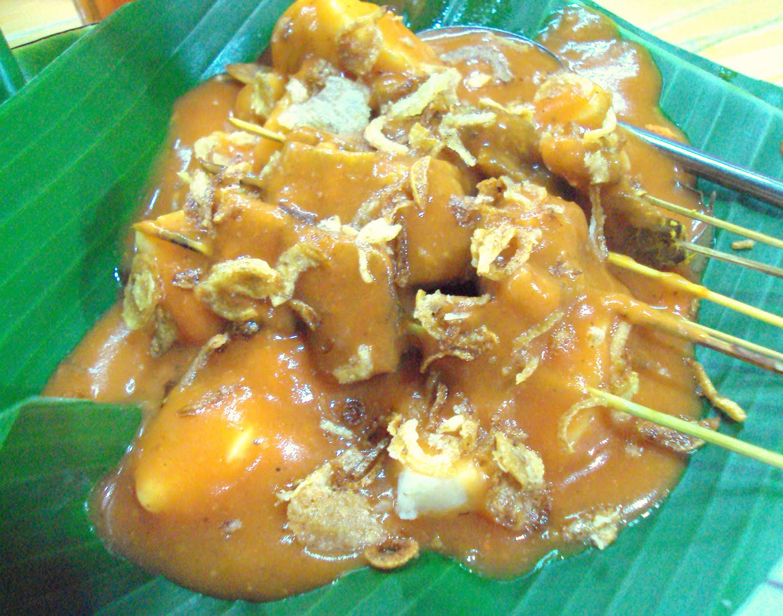 Me, My Food and I: Eating in Medan: Nasi Goreng and Sate Padang