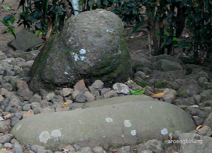 situs watu gathel karangmangu baturraden