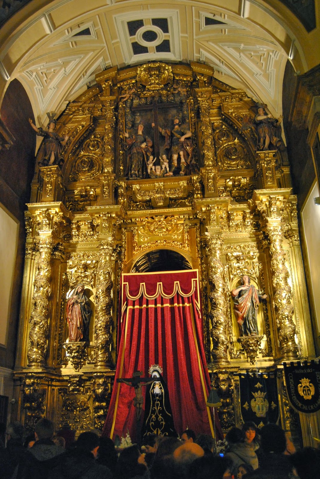 Arte en Valladolid El retablo mayor de la iglesia penitencial de la Santa Vera Cruz (Antonio