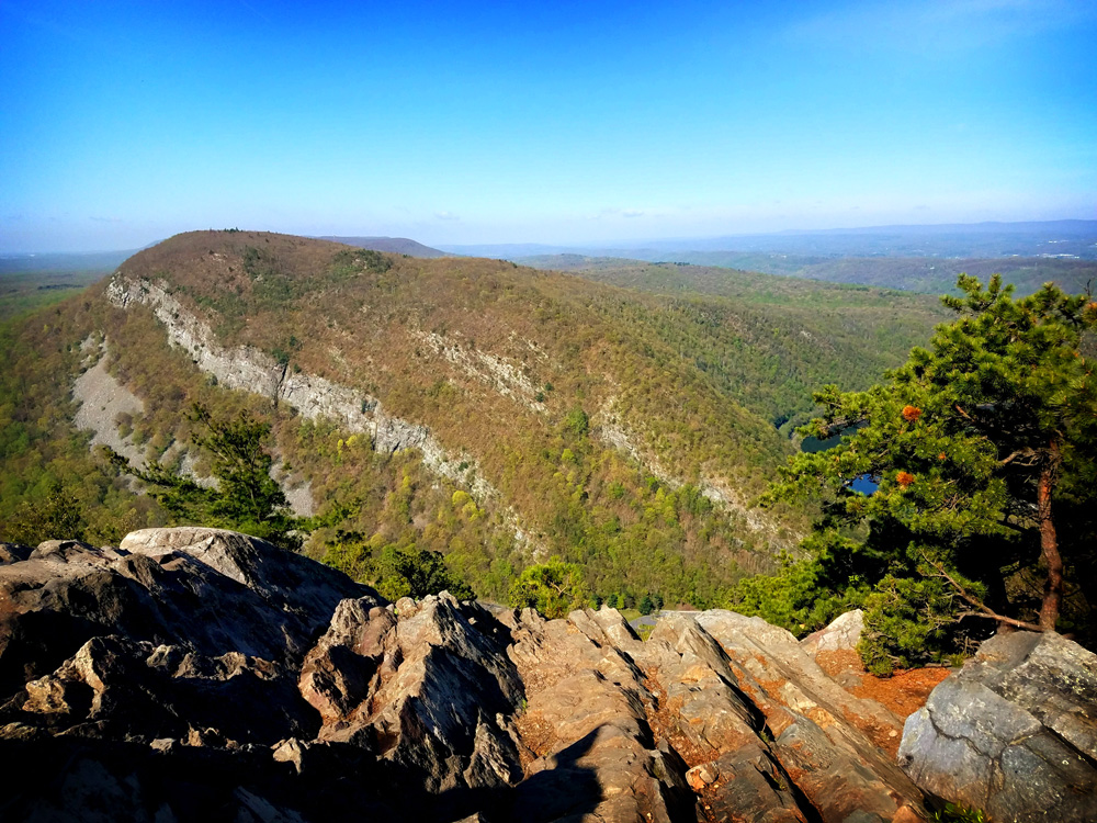 Hiking Trails in NJ and PA Hiking the Mt. Tammany Trails