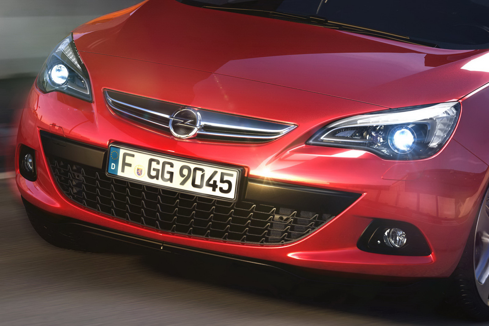 Opel astra gtc красный