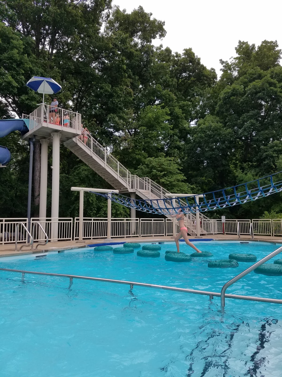 Play St Louis Crestwood Aquatic Center At Whitecliff Park Crestwood