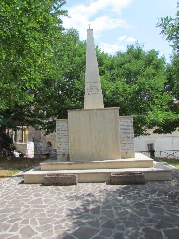 Le epigrafi storiche nascoste e non Villa Santa Lucia degli Abruzzi. Caduti in tutte le Guerre Le epigrafi storiche nascoste e non Villa Santa Lucia degli Abruzzi. Caduti in tutte le Guerre