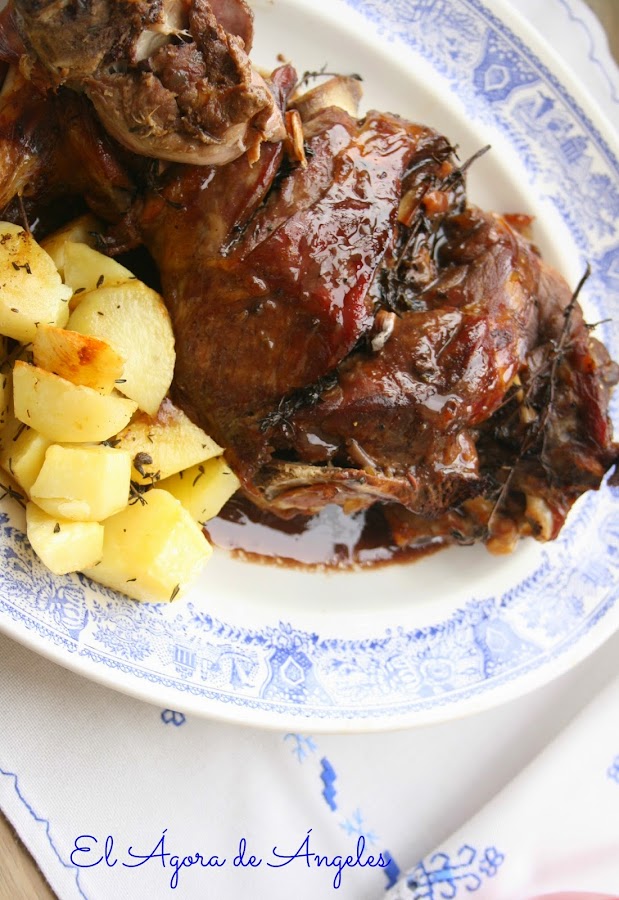 pierna de cordero asada, salsa de vino,navidad