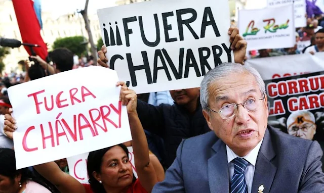 Chávarry asegura que pagaron a venezolanos para que protesten en su contra