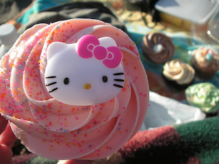 Hello Kitty cute fizzy candy cupcake