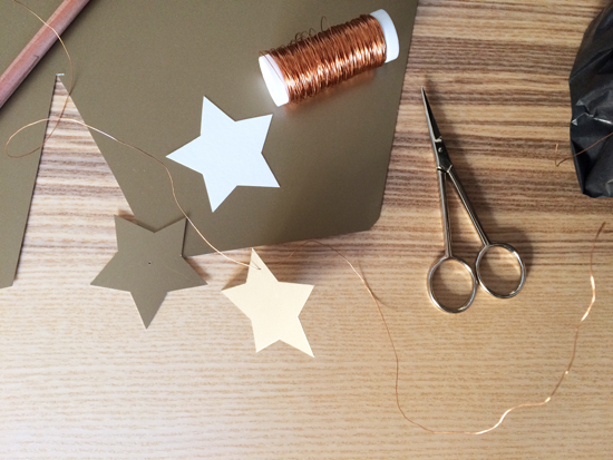binedoro Blog, Geschenkverpackung, Flaschenverpackung, Mumm Sekt, DIY, basteln, Flaschenanhänger, Ilex, Weihnachten, Xmas binedoro Blog, Geschenkverpackung, Flaschenverpackung, Mumm Sekt, DIY, basteln, Flaschenanhänger, Ilex, Weihnachten, Xmas