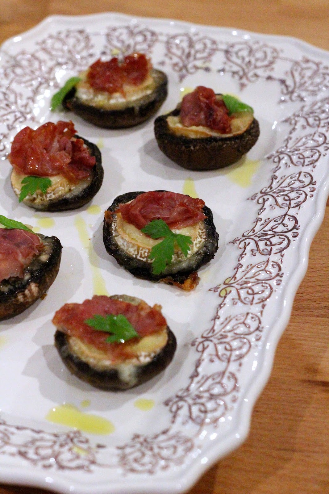 Cogumelos Portobelo com Queijo de Cabra e Presunto