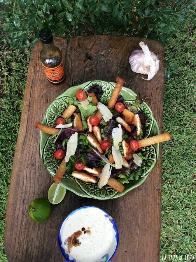 ensalada-con-pollo-parmesano-bacon