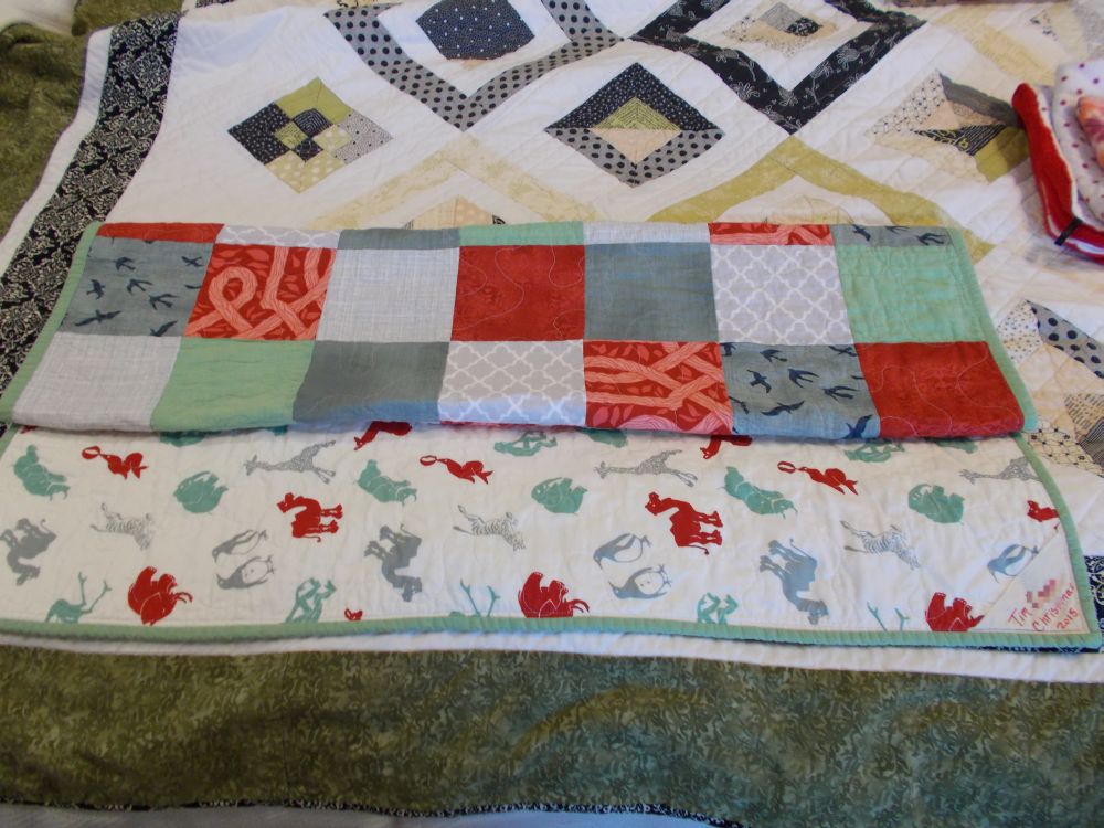 Kat & Cat Quilts Christmas Baby Quilt + How to Fold a Quilt for Gifting