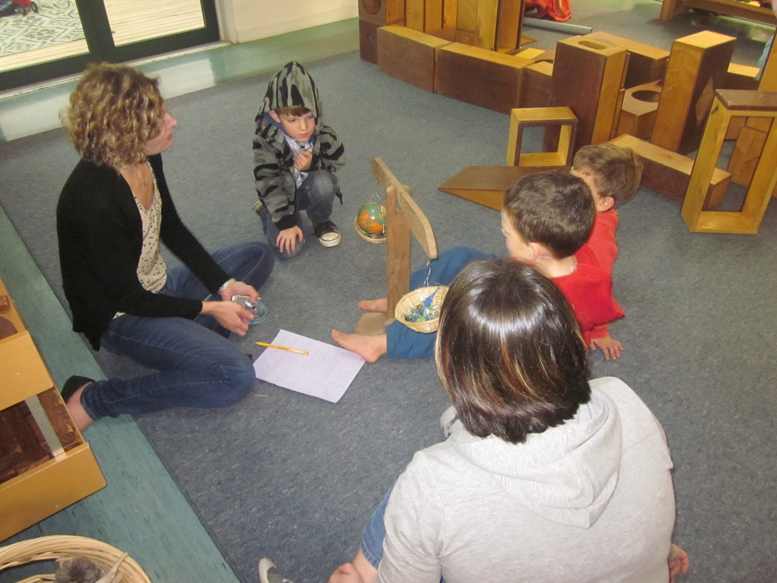 Mairtown Kindergarten: Using balance scales to explore mathematics