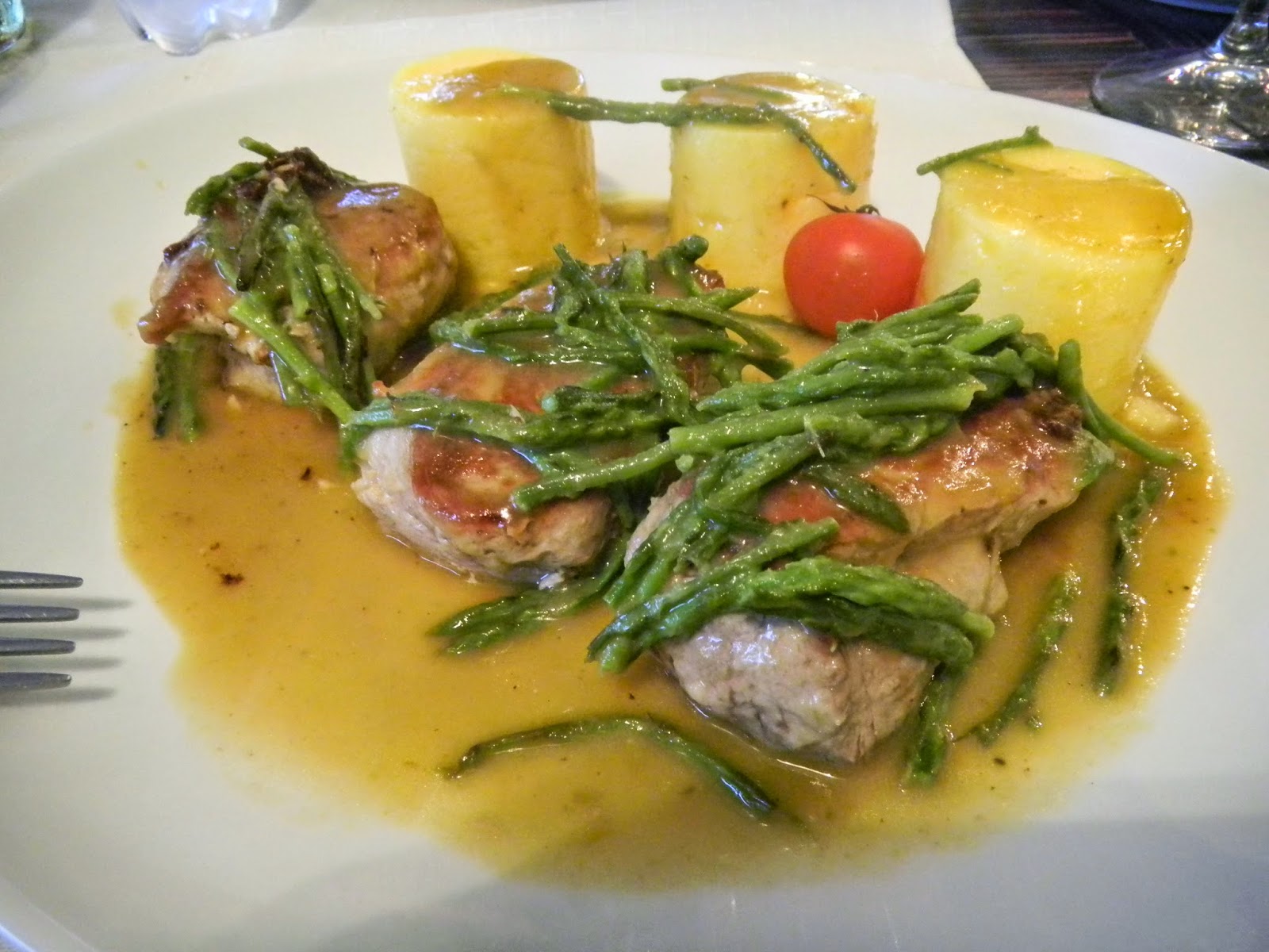 Fliederbaum: Kroatien - Blumen und Wildspargel