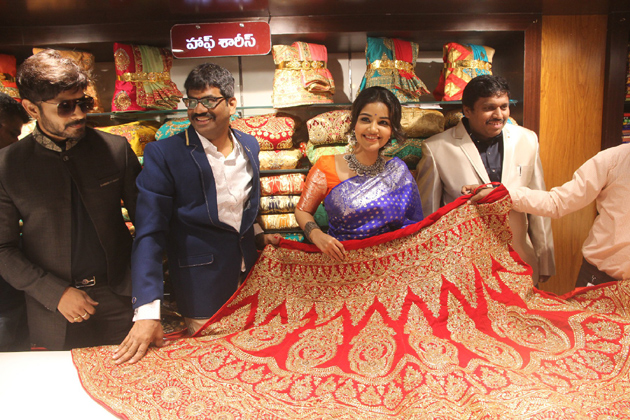 Anupama Parameswaran Inaugurates Subhamasthu Shopping Mall