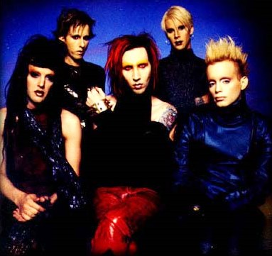 Marilyn Manson Foto de Marilyn Manson con cabello teñido